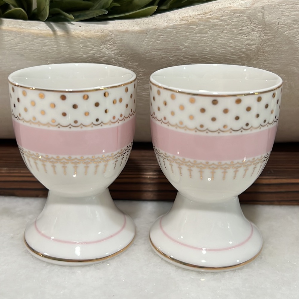 SPRING PORCELAIN SET OF POACHED EGG CUP HOLDERS